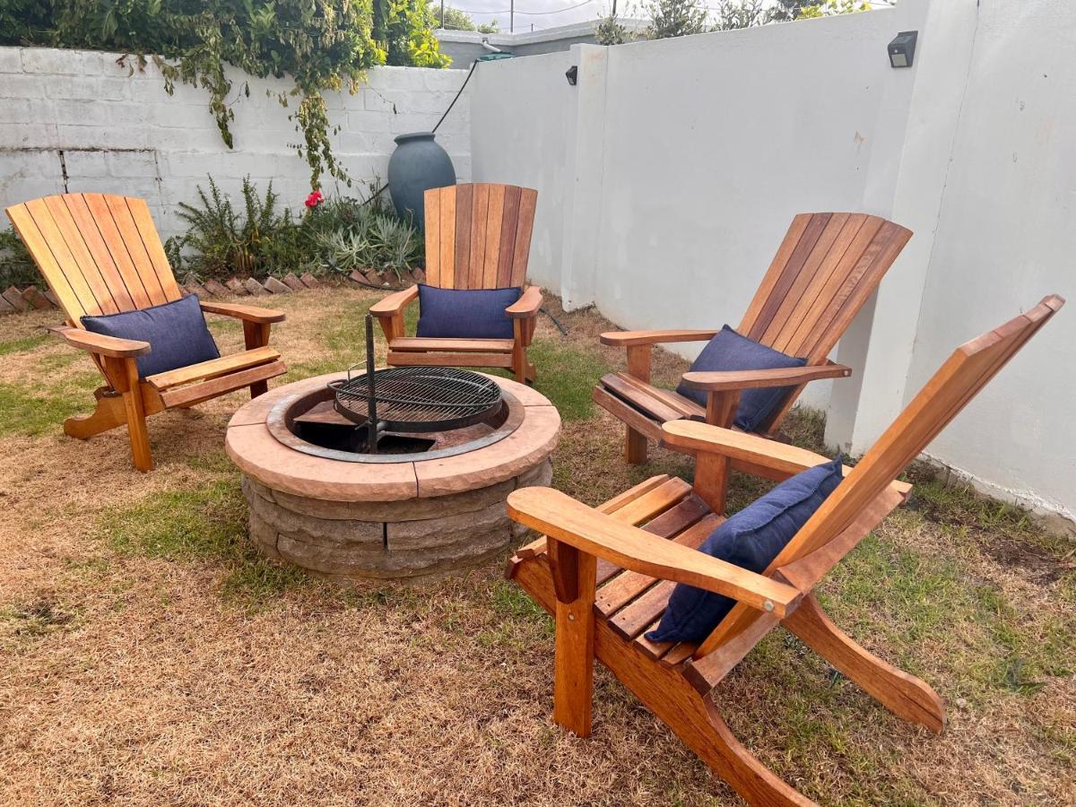 Adorable 2 Bedroom Cottage With Spacious Veranda Hermanus Buitenkant foto