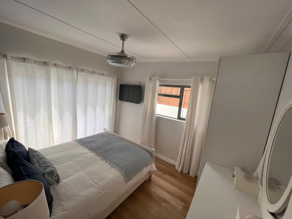 Adorable 2 Bedroom Cottage With Spacious Veranda Hermanus Buitenkant foto